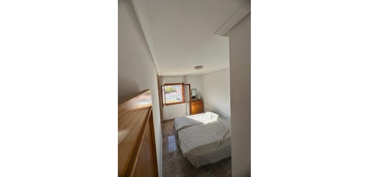 Herverkoop - Bungalow -
Torrevieja - Centro