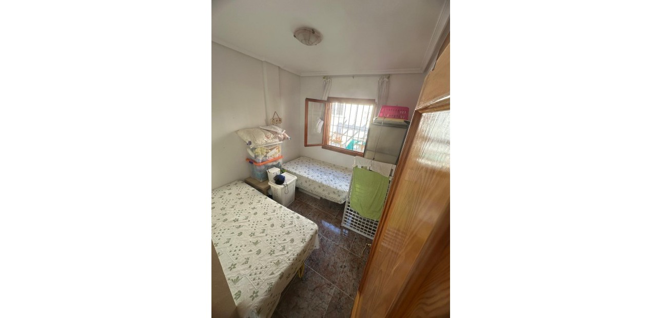 Herverkoop - Bungalow -
Torrevieja - Centro