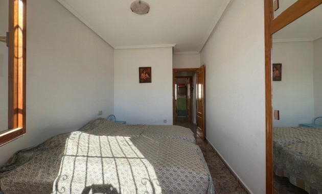 Herverkoop - Bungalow -
Torrevieja - Centro