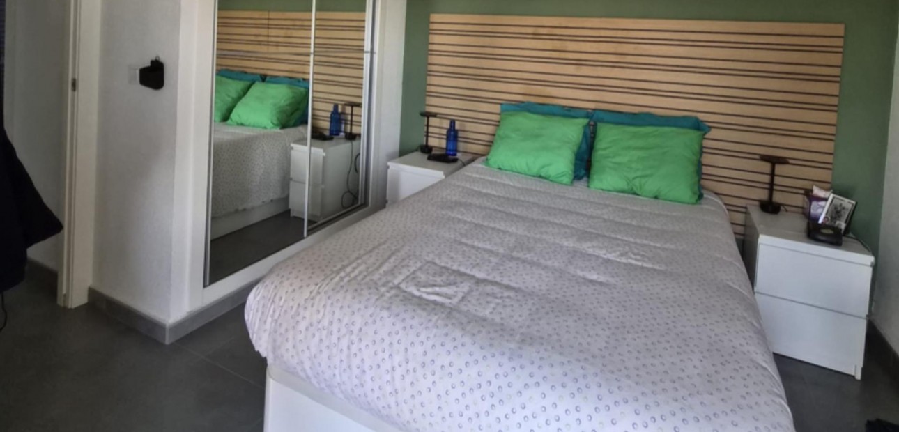 Sale - Apartment / flat -
Torrevieja - Aguas Nuevas