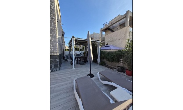 Sale - Apartment / flat -
Torrevieja - Aguas Nuevas