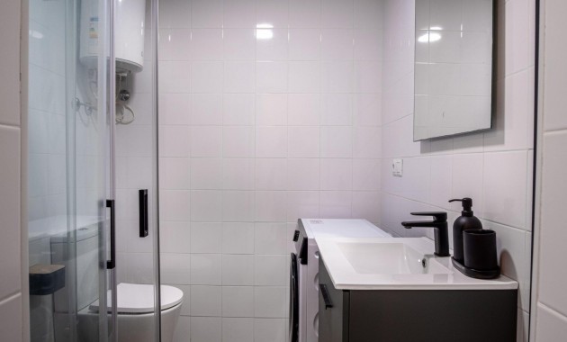 Herverkoop - Studio -
Torrevieja - Estacion de autobuses