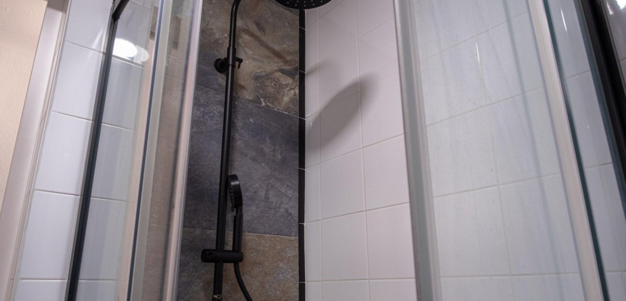 Herverkoop - Studio -
Torrevieja - Estacion de autobuses