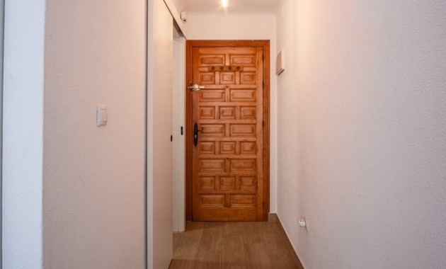 Herverkoop - Studio -
Torrevieja - Estacion de autobuses