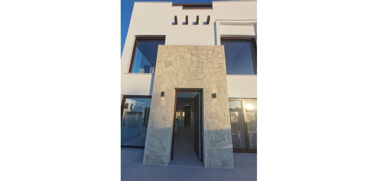 Nueva construcción  - Laguna Azul Villa -
Los Montesinos - La herrada