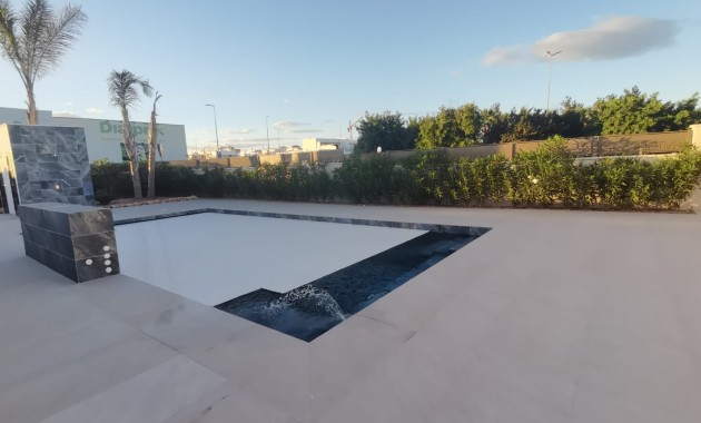 Nueva construcción  - Laguna Azul Villa -
Los Montesinos - La herrada