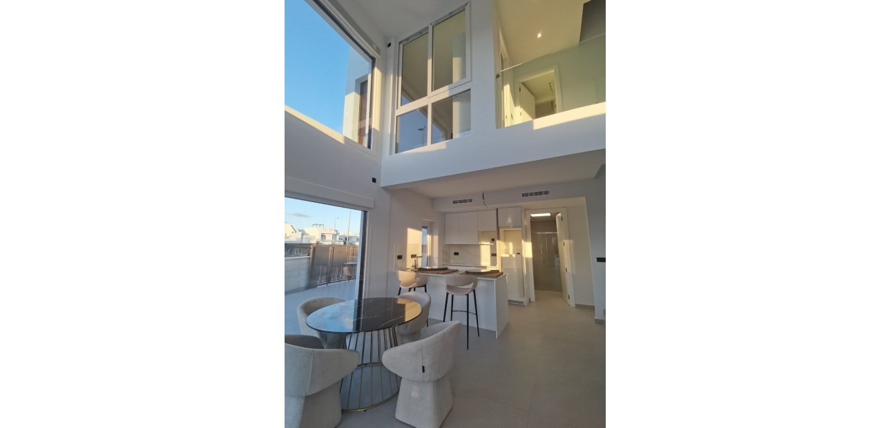 Nueva construcción  - Laguna Azul Villa -
Los Montesinos - La herrada