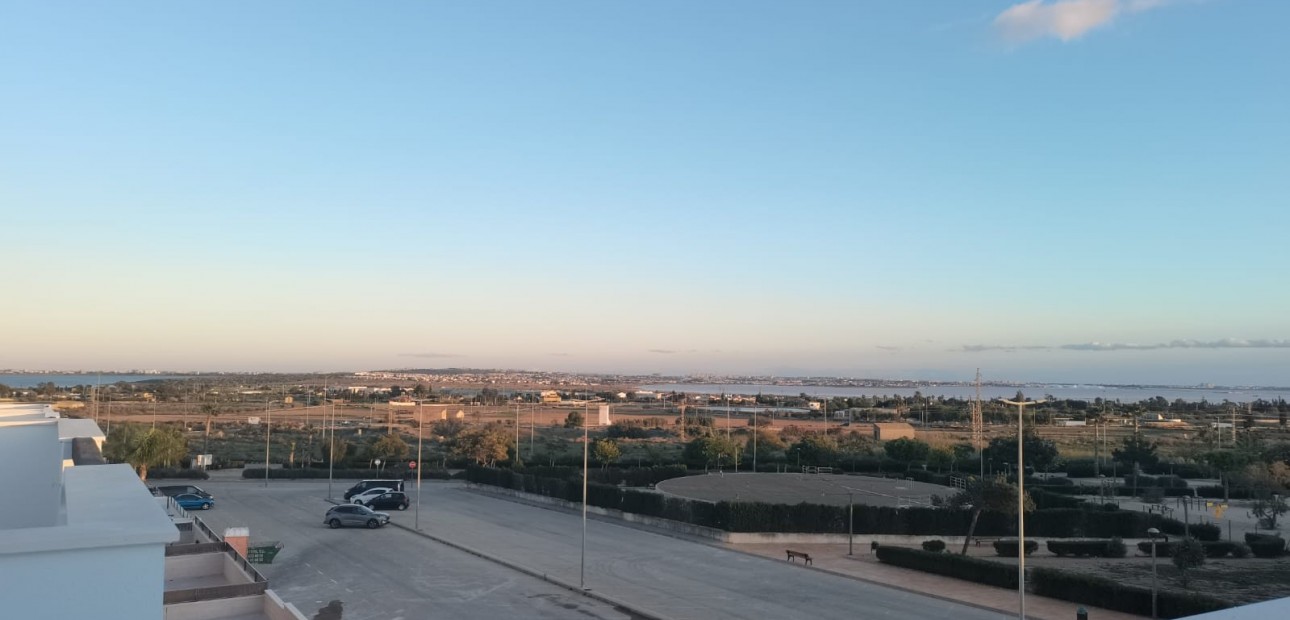 Nueva construcción  - Laguna Azul Villa -
Los Montesinos - La herrada