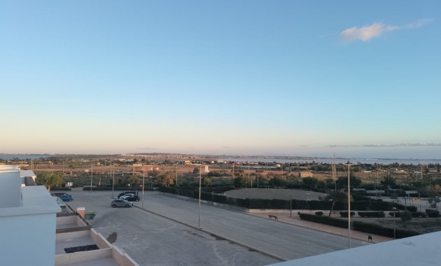 Nueva construcción  - Laguna Azul Villa -
Los Montesinos - La herrada