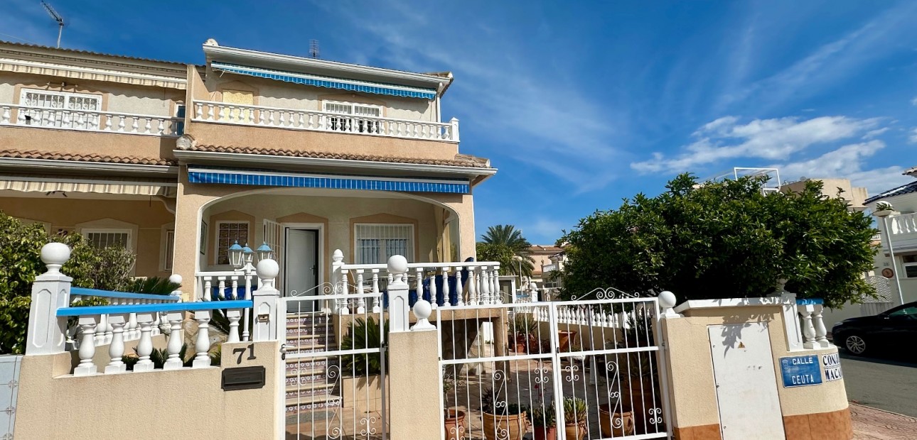 Venta - Town house -
Ciudad Quesada - Doña Pepa