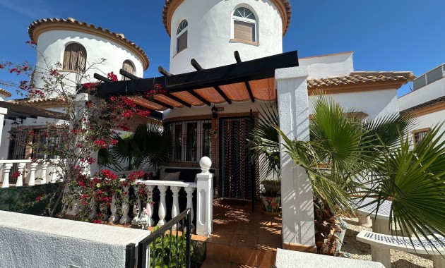 Venta - Villa -
Guardamar del Segura - El Raso