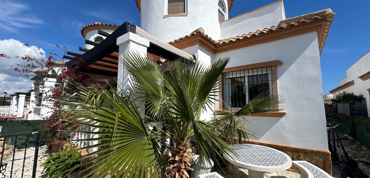 Venta - Villa -
Guardamar del Segura - El Raso