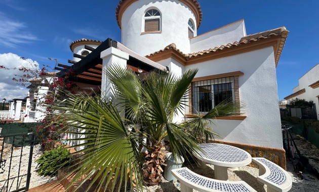 Venta - Villa -
Guardamar del Segura - El Raso
