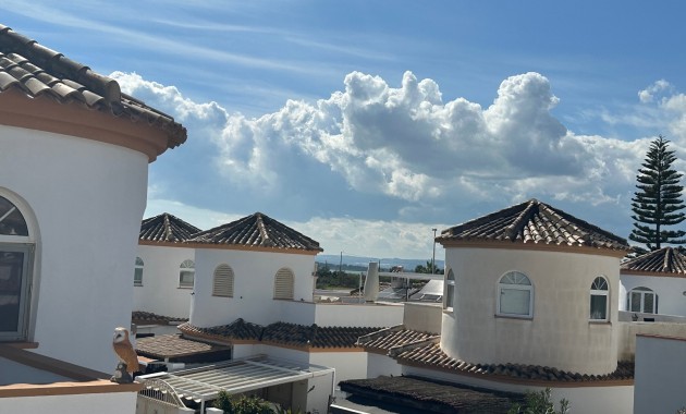 Venta - Villa -
Guardamar del Segura - El Raso