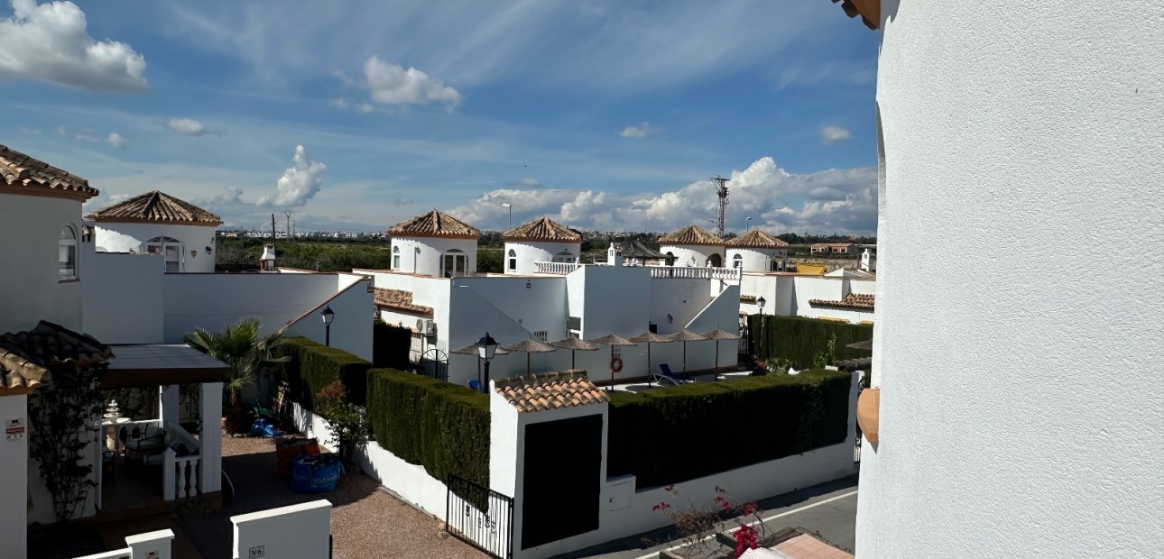 Venta - Villa -
Guardamar del Segura - El Raso