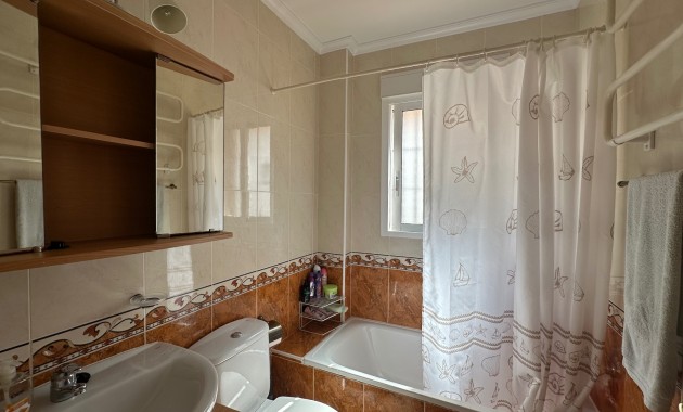 Venta - Villa -
Guardamar del Segura - El Raso