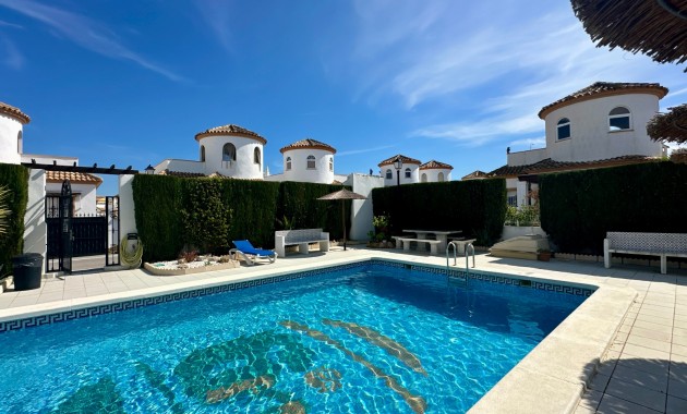 Venta - Villa -
Guardamar del Segura - El Raso