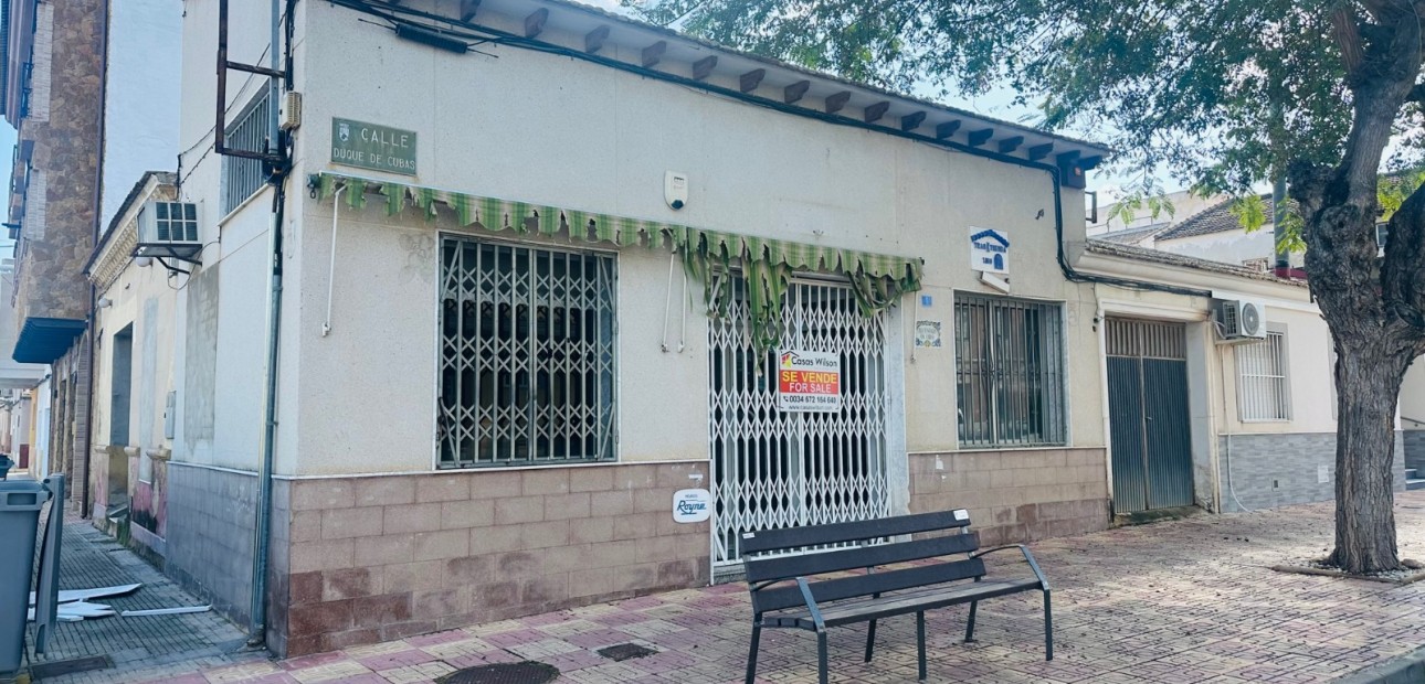 Venta - Commercial (6) -
Jacarilla