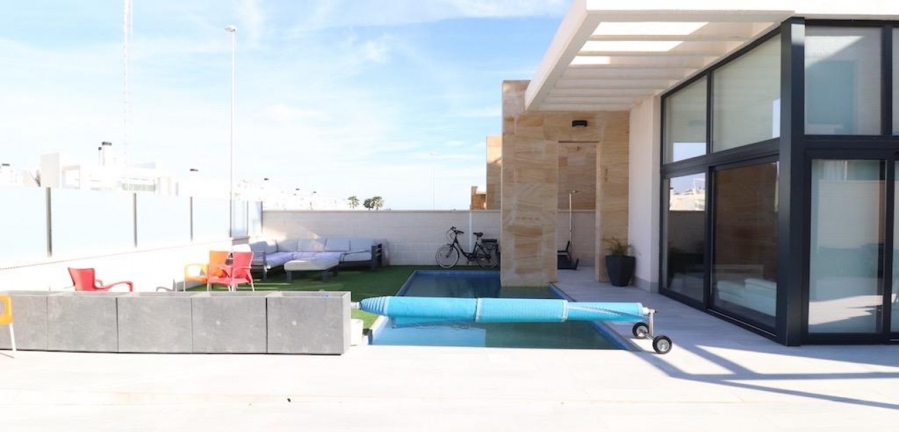 Venta - Villa -
Orihuela Costa - Lomas de Cabo Roig