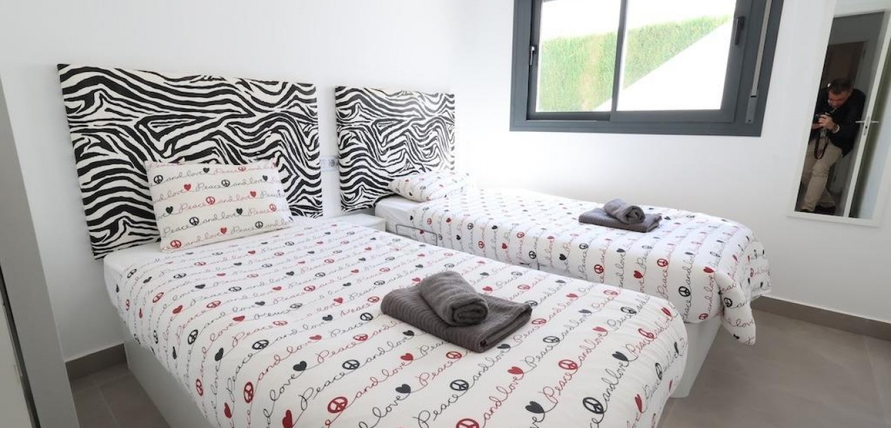 Venta - Bungalow -
Pilar de la Horadada - Zona Pueblo