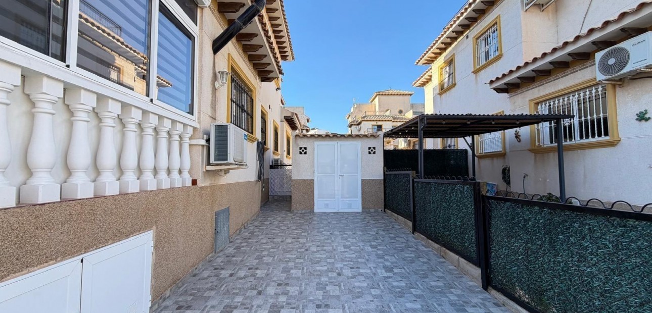 Venta - Terraced house -
Orihuela Costa - Las Filipinas