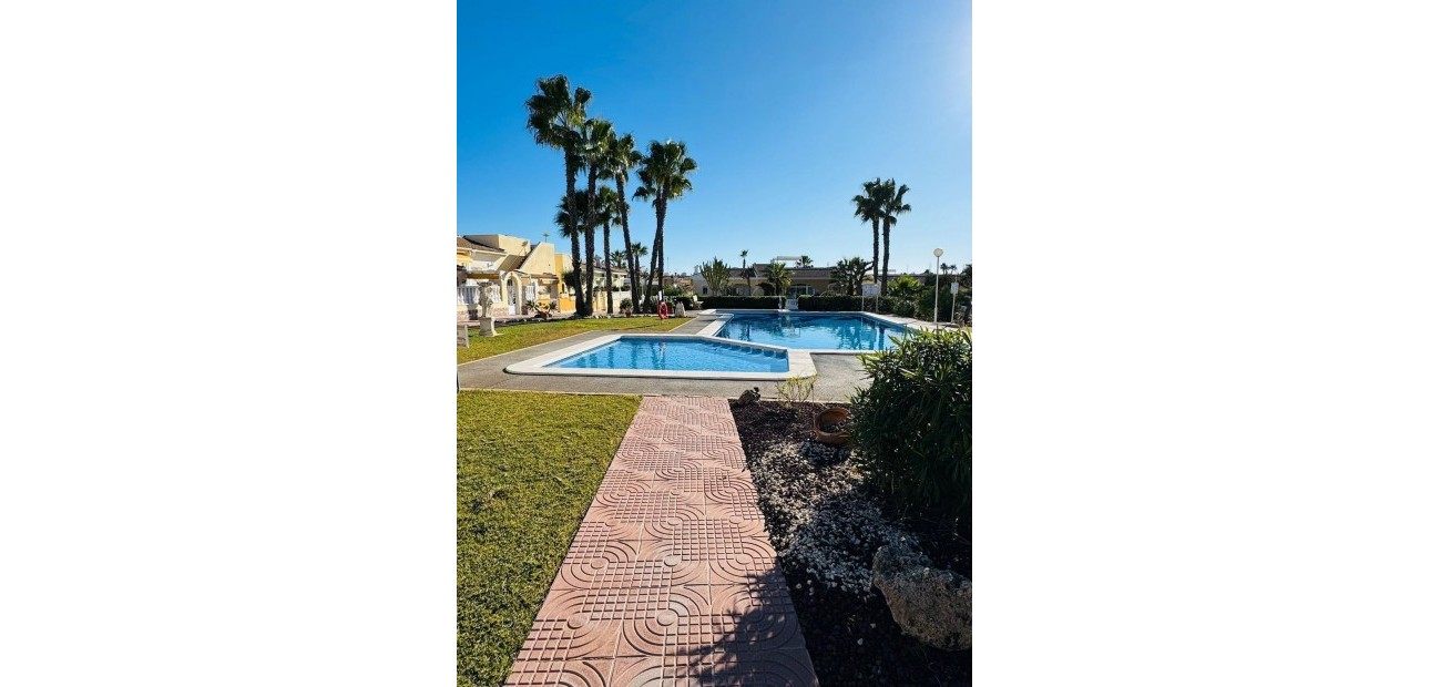 Venta - Terraced house -
Rojales - Centro de la Ciudad Quesada