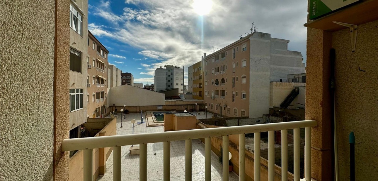 Herverkoop - Appartement / flat -
Torrevieja - Centro
