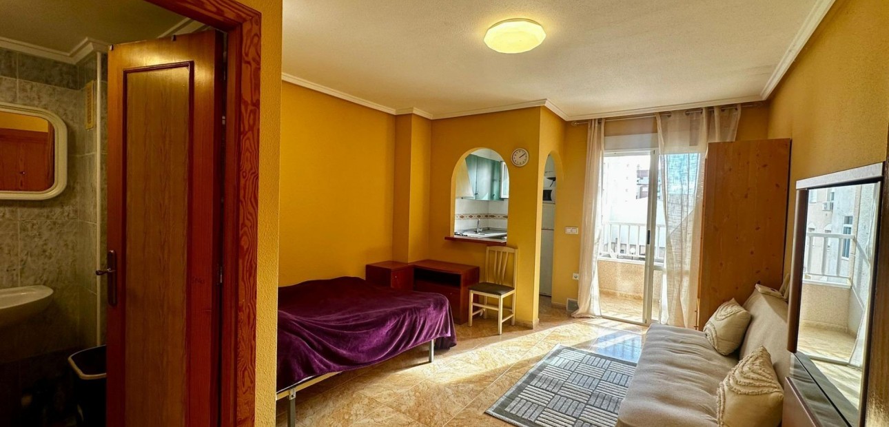 Herverkoop - Appartement / flat -
Torrevieja - Centro