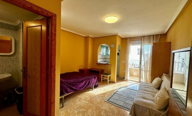 Herverkoop - Appartement / flat -
Torrevieja - Centro