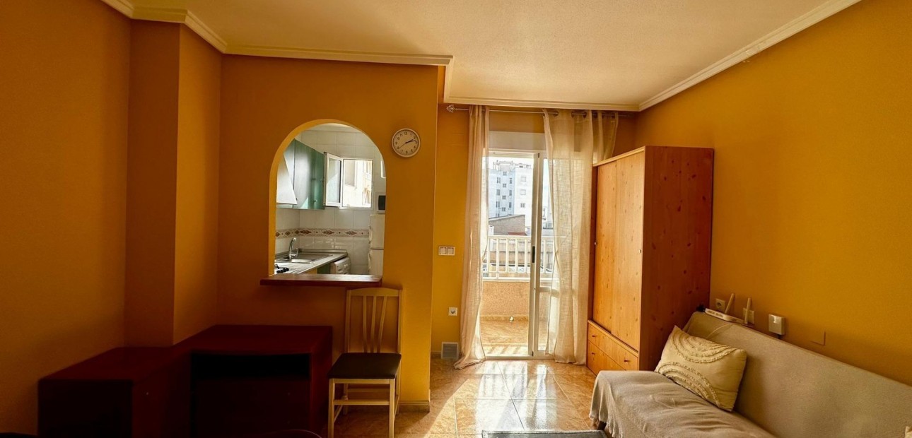 Herverkoop - Appartement / flat -
Torrevieja - Centro