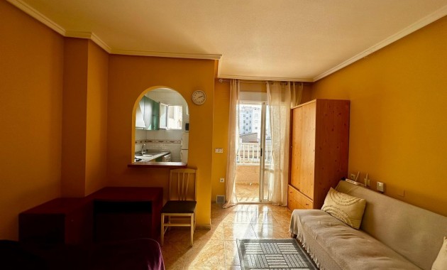 Herverkoop - Appartement / flat -
Torrevieja - Centro