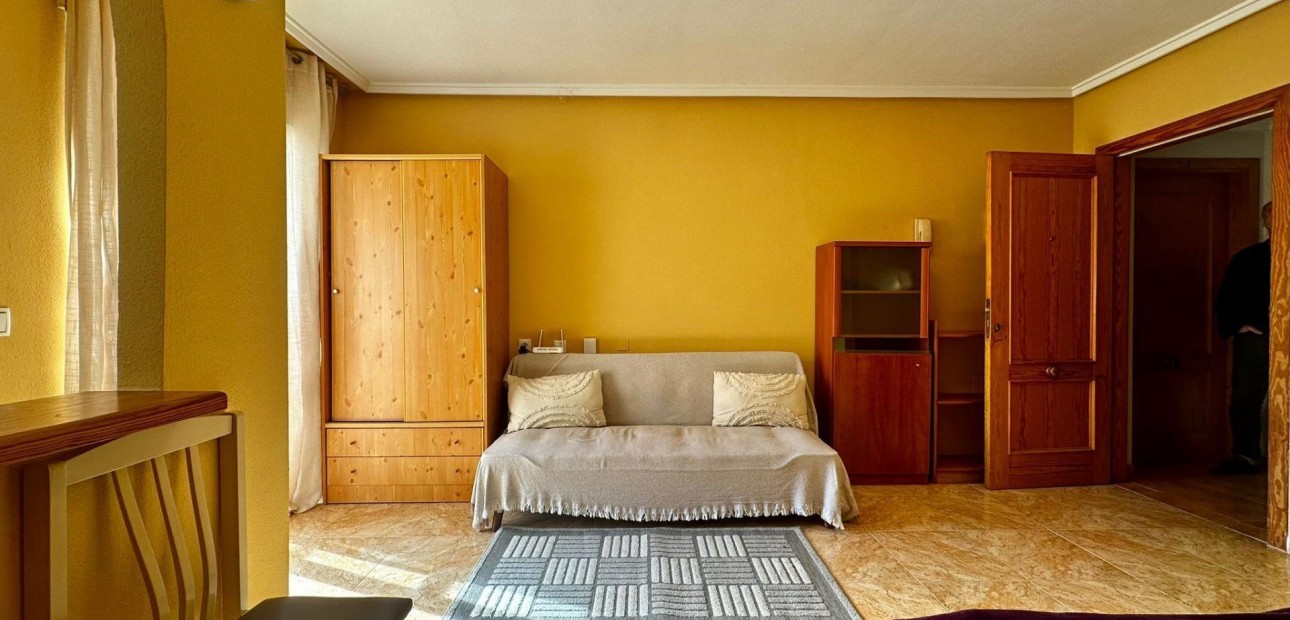 Herverkoop - Appartement / flat -
Torrevieja - Centro