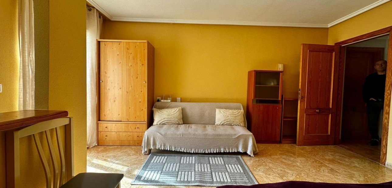 Herverkoop - Appartement / flat -
Torrevieja - Centro