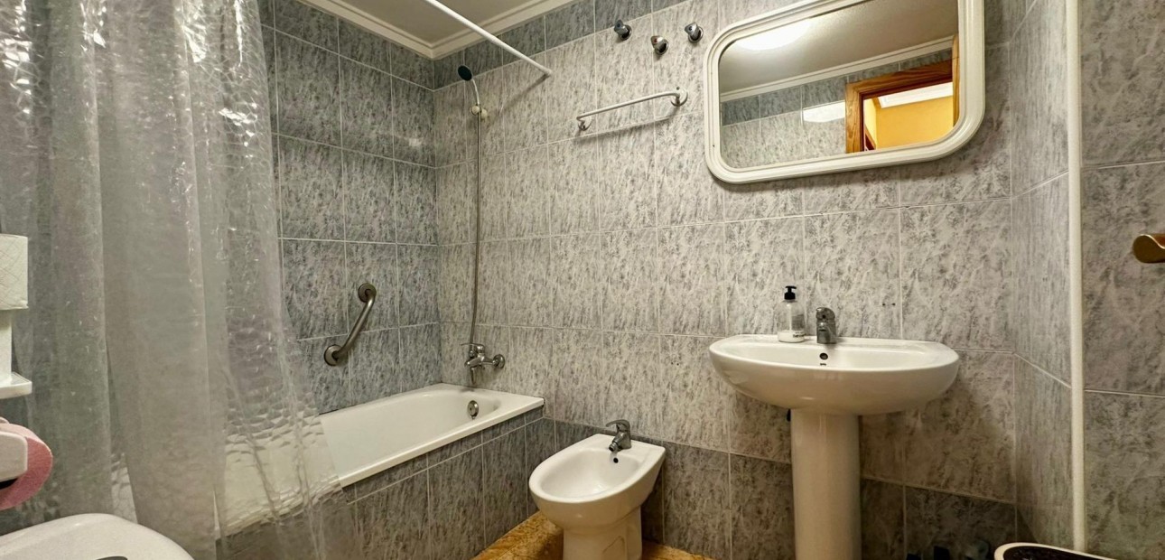 Herverkoop - Appartement / flat -
Torrevieja - Centro