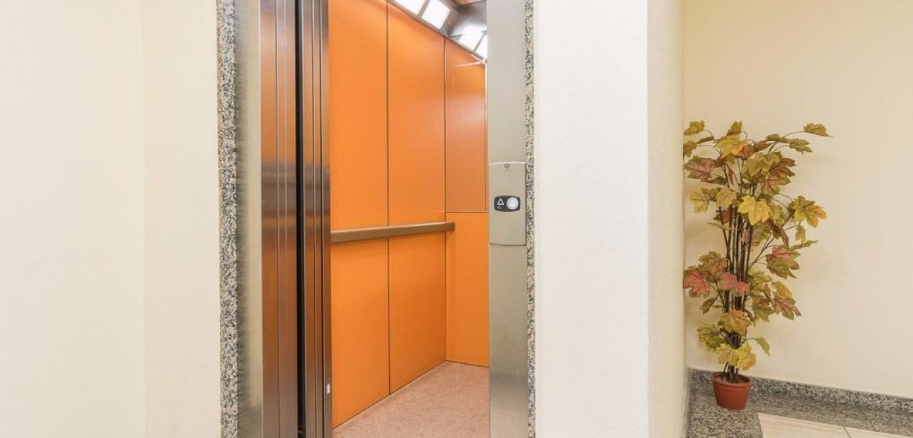 Herverkoop - Appartement / flat -
Torrevieja - Centro