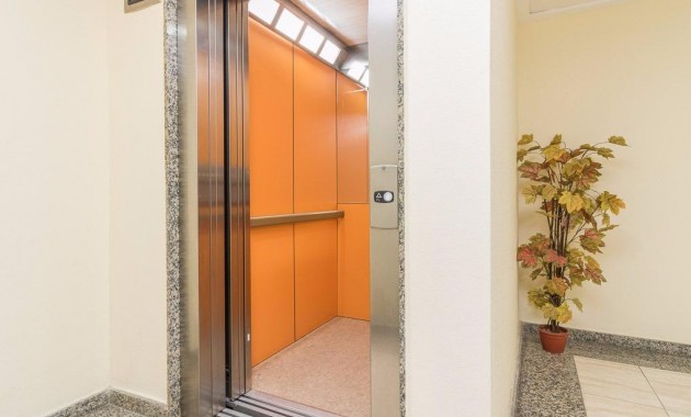 Herverkoop - Appartement / flat -
Torrevieja - Centro