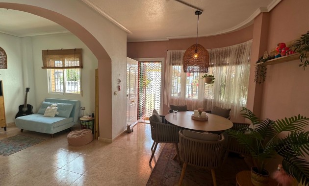 Venta - Villa -
Guardamar del Segura - El Raso