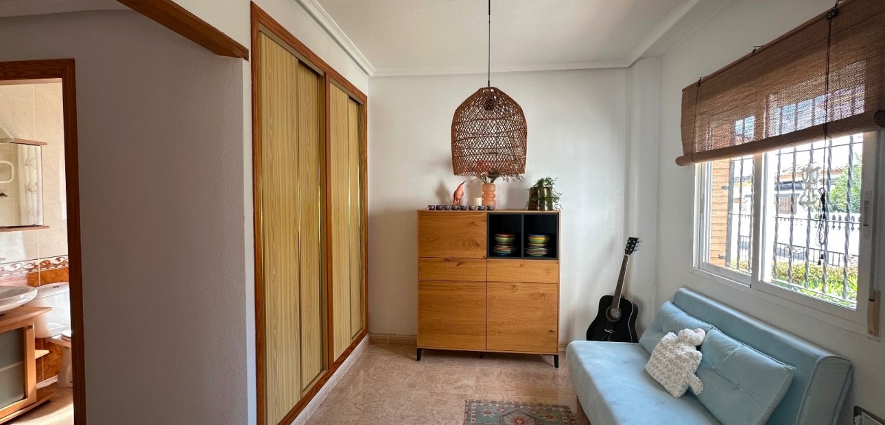 Venta - Villa -
Guardamar del Segura - El Raso