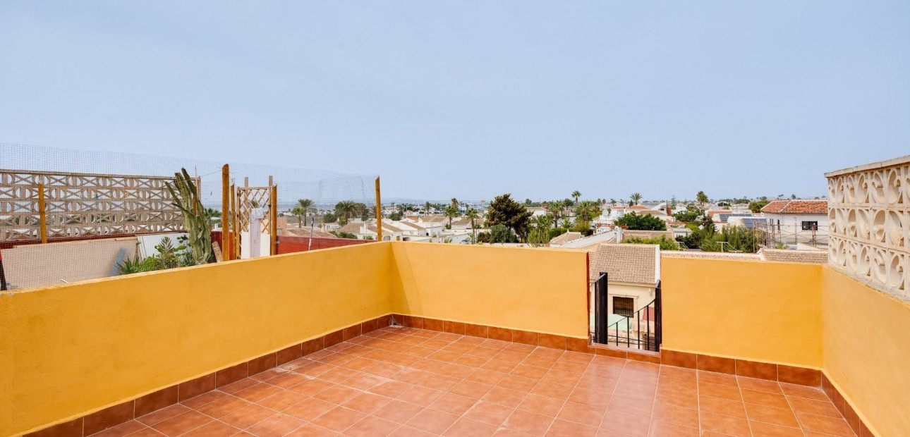 Venta - Bungalow -
Orihuela - Desamparados-Hurchillo-Torremendo