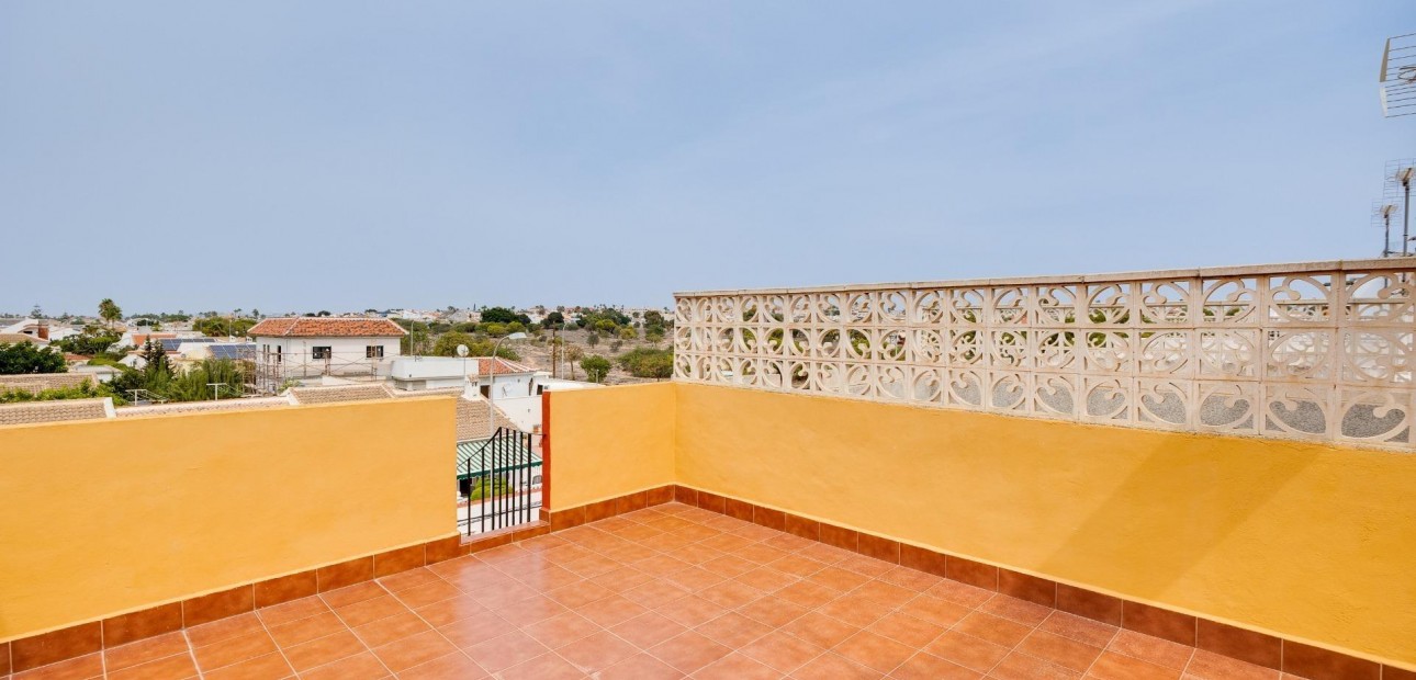 Venta - Bungalow -
Orihuela - Desamparados-Hurchillo-Torremendo