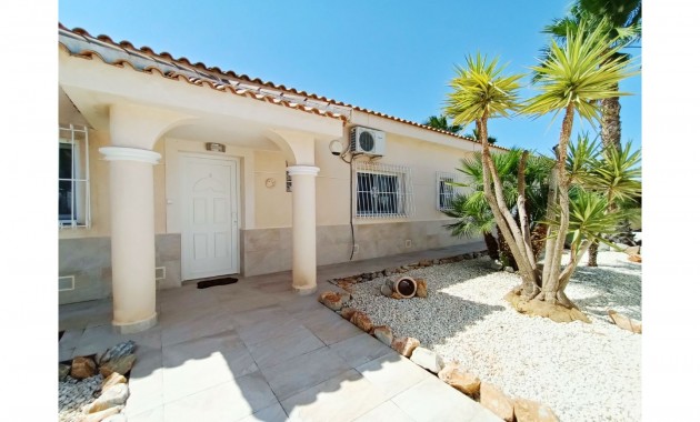 Herverkoop - Detached Villa -
Gea Y Truyols