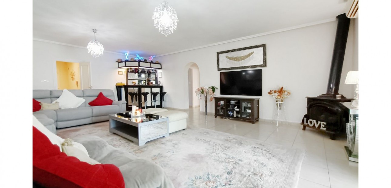 Herverkoop - Detached Villa -
Gea Y Truyols