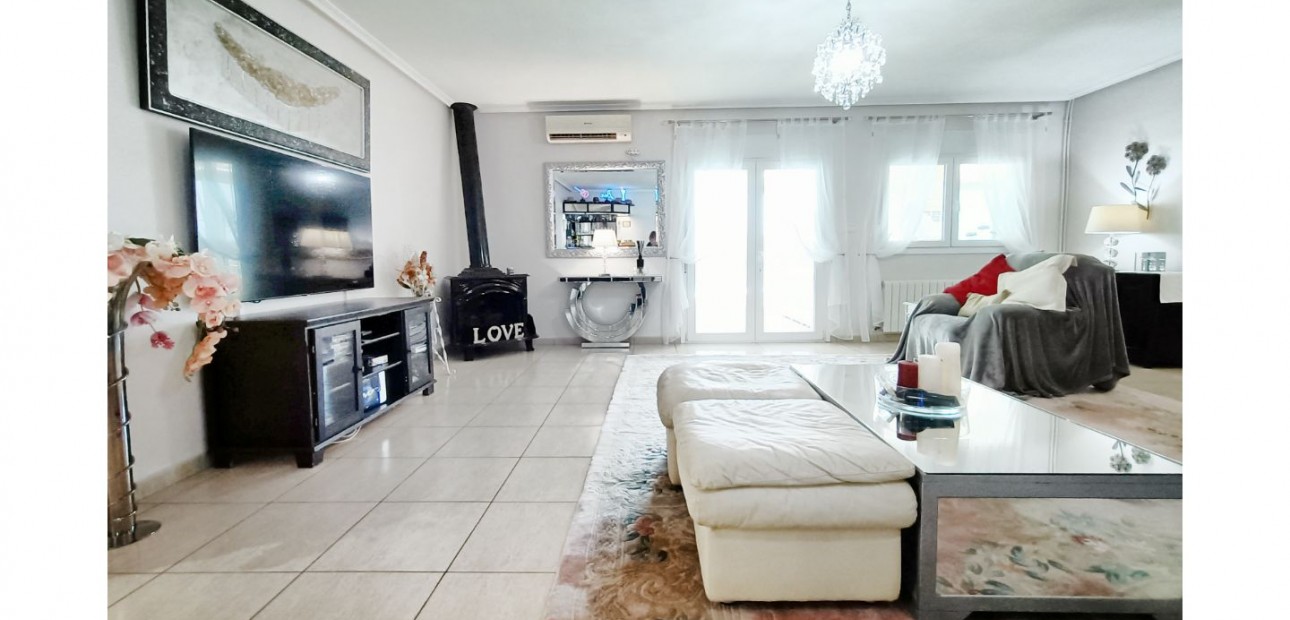 Herverkoop - Detached Villa -
Gea Y Truyols