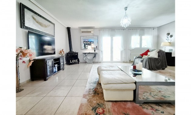 Herverkoop - Detached Villa -
Gea Y Truyols