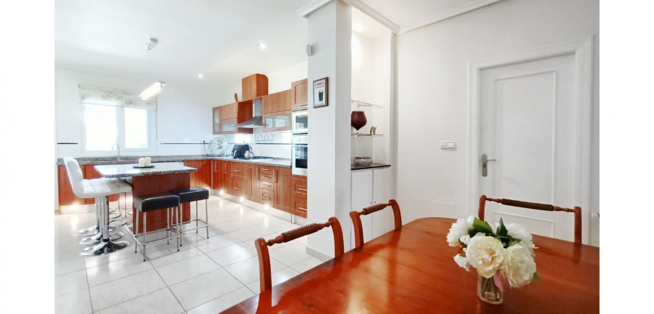 Herverkoop - Detached Villa -
Gea Y Truyols