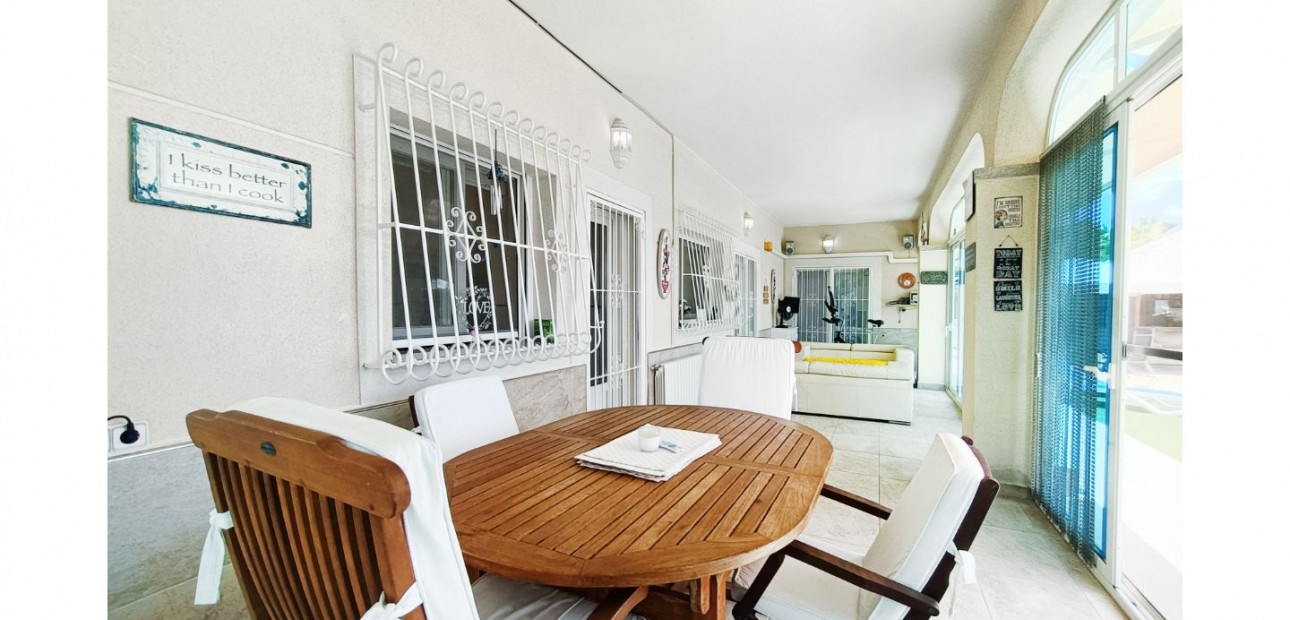 Herverkoop - Detached Villa -
Gea Y Truyols