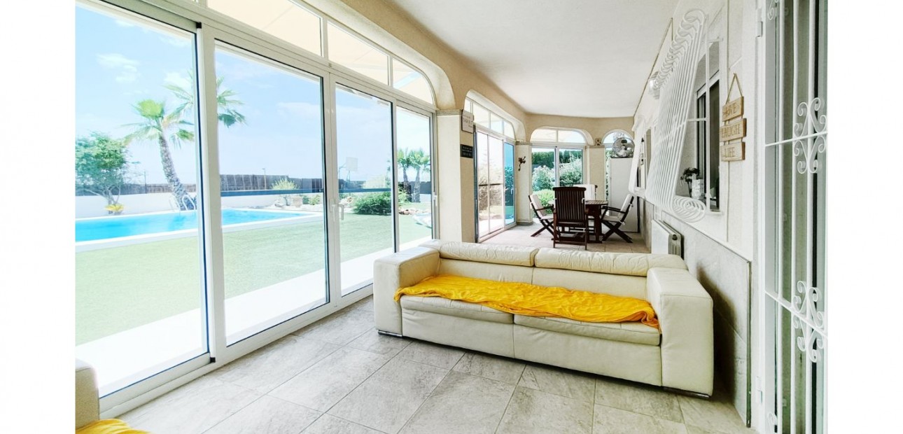 Herverkoop - Detached Villa -
Gea Y Truyols