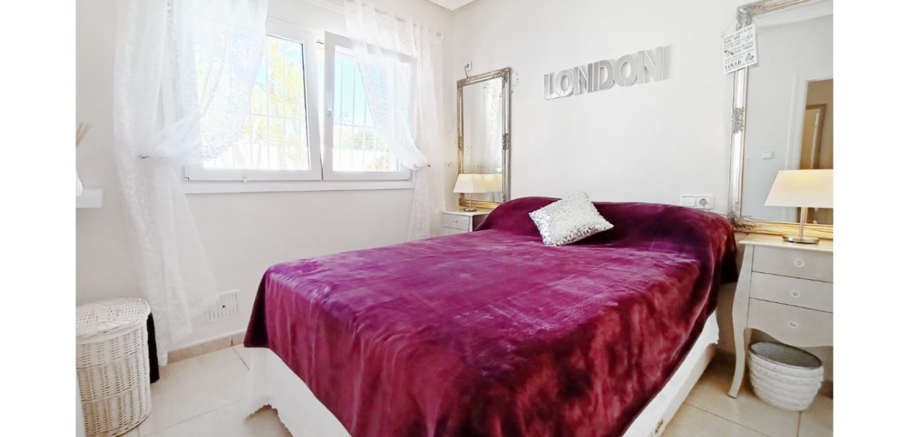 Herverkoop - Detached Villa -
Gea Y Truyols