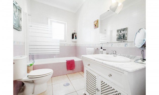 Herverkoop - Detached Villa -
Gea Y Truyols