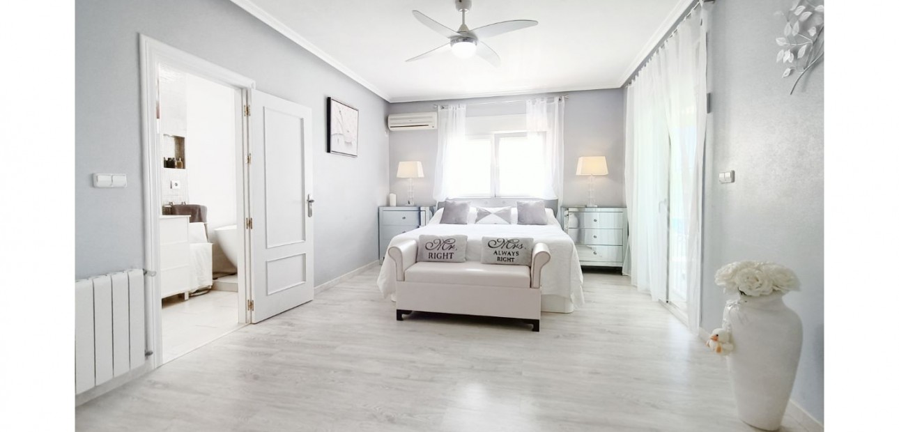 Herverkoop - Detached Villa -
Gea Y Truyols